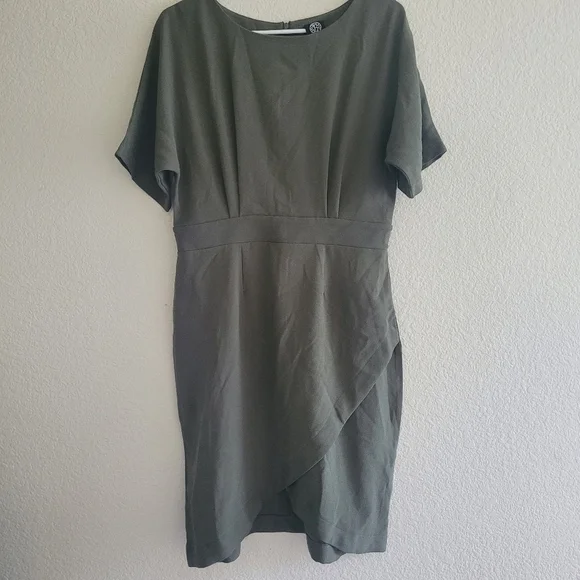 Bobeau Olive Green Mid Length Faux Wrap Dress (M) - Picture 2 of 8